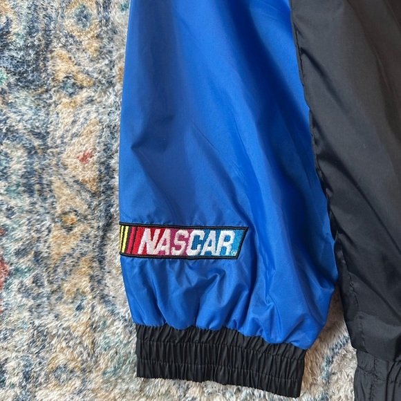 NASCAR NWT Ryan Newman Autographed Pullover Light Jacket Large - Picture 6 of 6